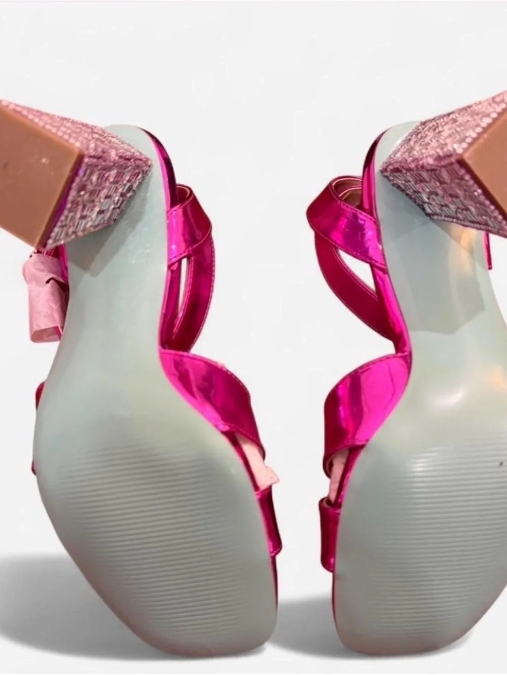 New 💖 Betsey Johnson. Size 7.5. Fuchsia Block-Heel Sandals with Crystal Detail - Picture 4 of 6